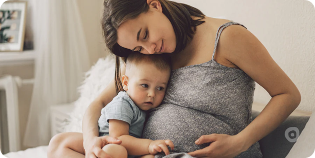 Breastfeeding_while_pregnant